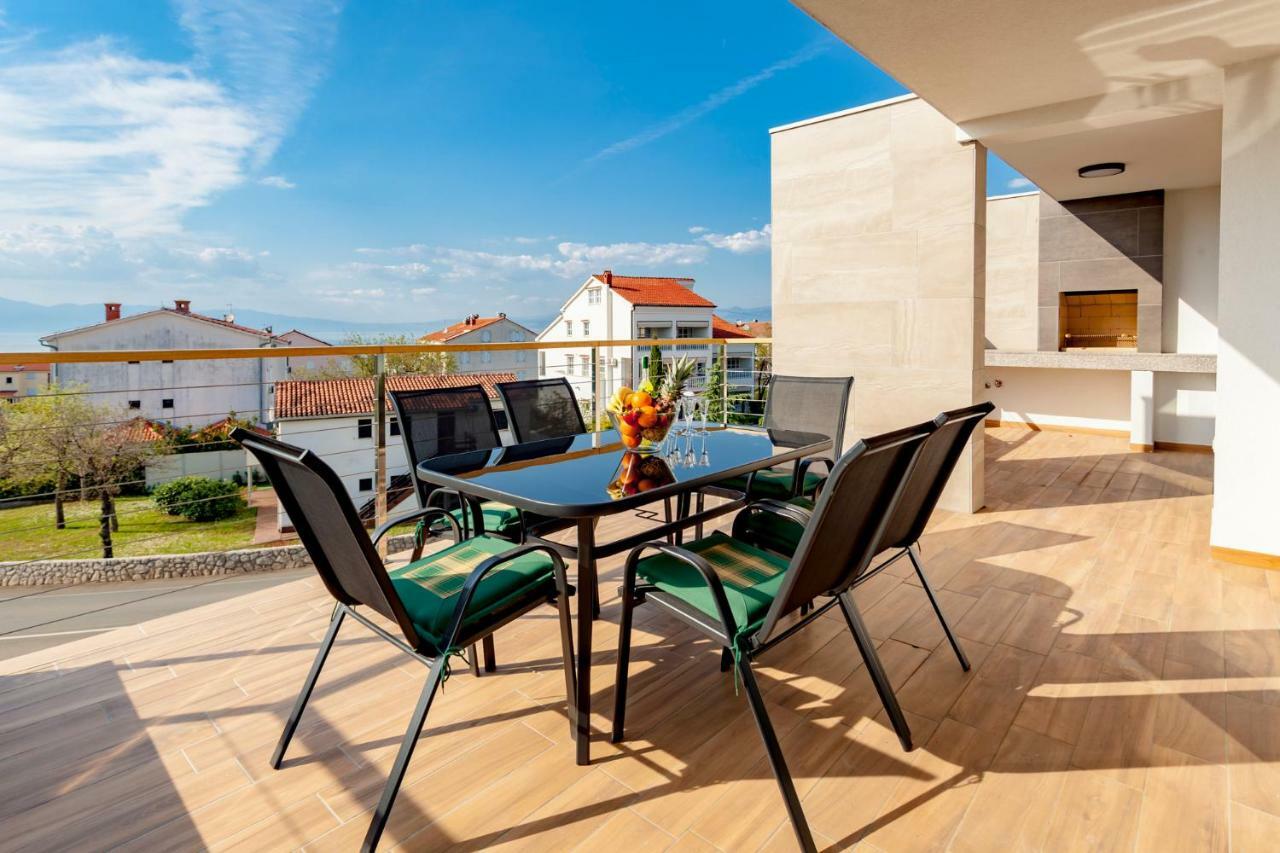 Apartments Kudec By El-Pi Tours Malinska Exterior photo